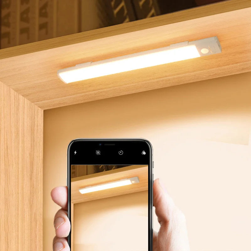 Luz LED inalámbrica recargable